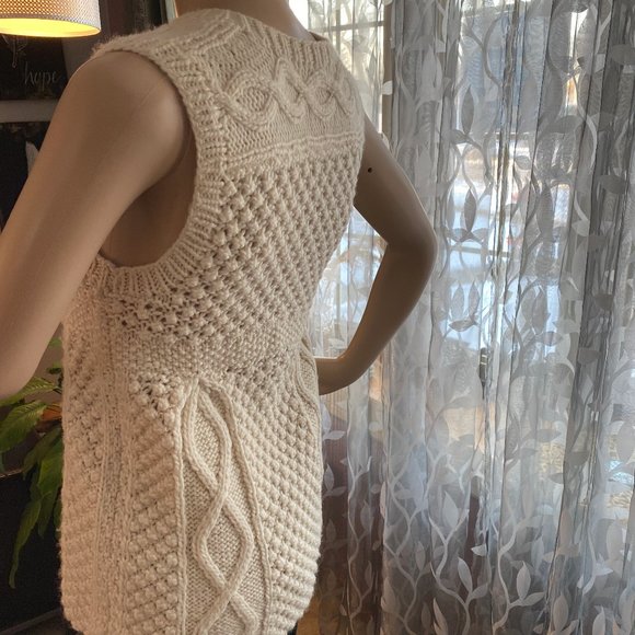 Cream Vest - Picture 3 of 4